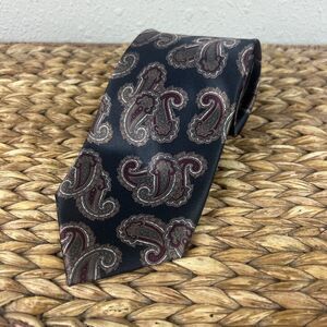 Etienne Aigner Men's Vintage Tie Navy and Burgundy Paisley, 100% Imported Silk